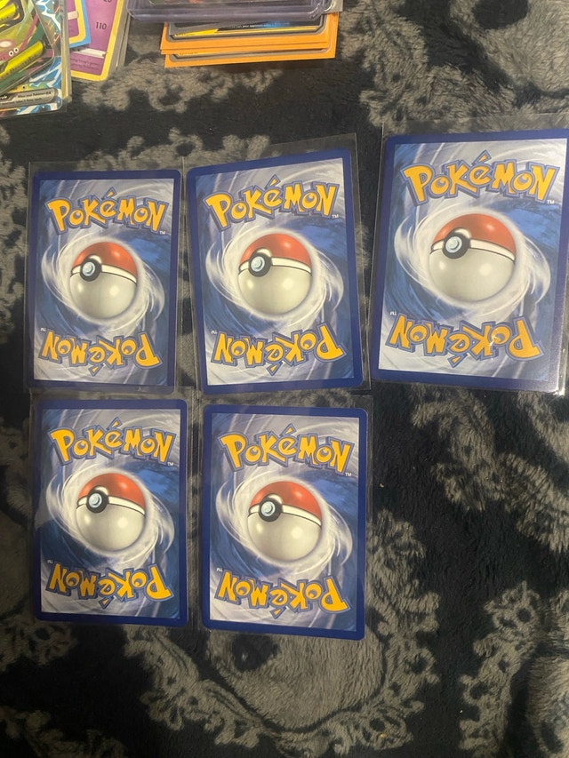 Pokémon EX GX V & VMAX Cards - photo 4