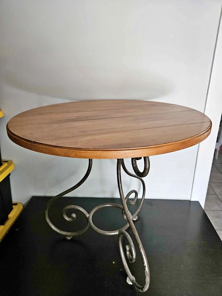 Round Dining Table