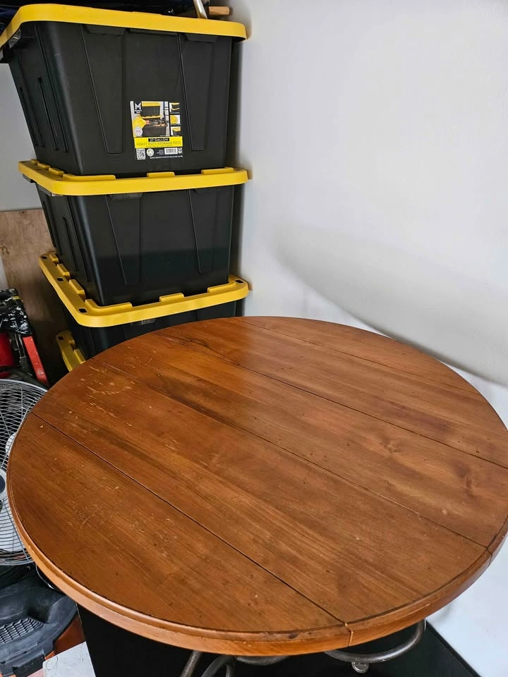 Round Dining Table - photo 4