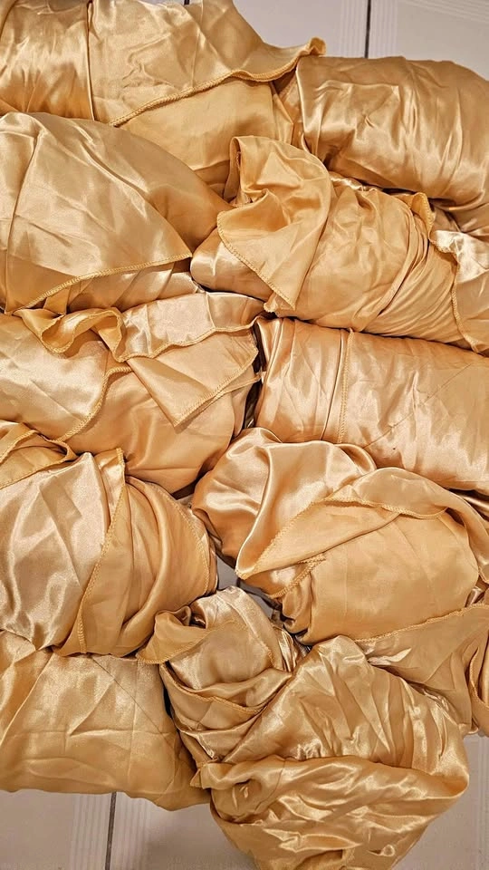 Gold Satin Round Tablecloth 120in/305cm