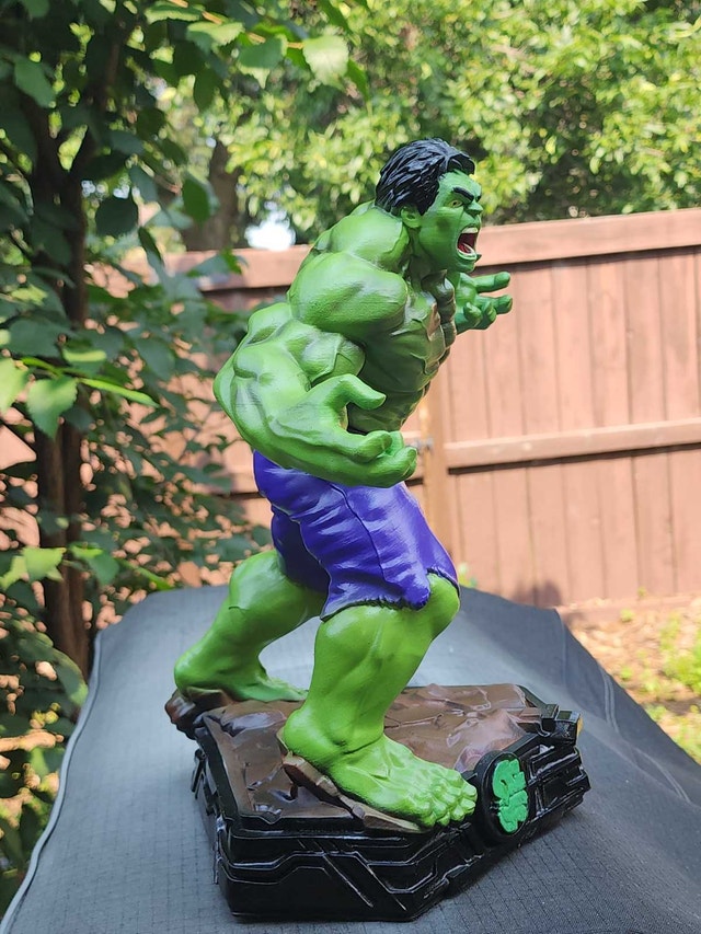 collectable Hulk statue - photo 4