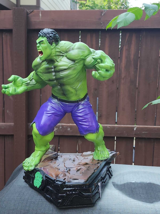 collectable Hulk statue - photo 5