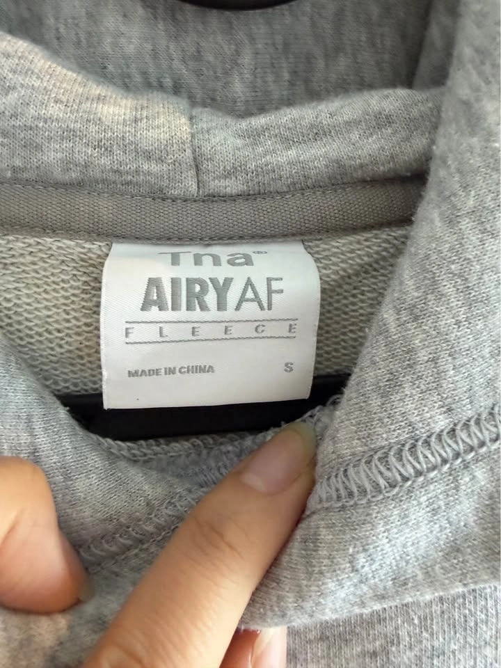 Closet clear out - sweatshirts - photo 3