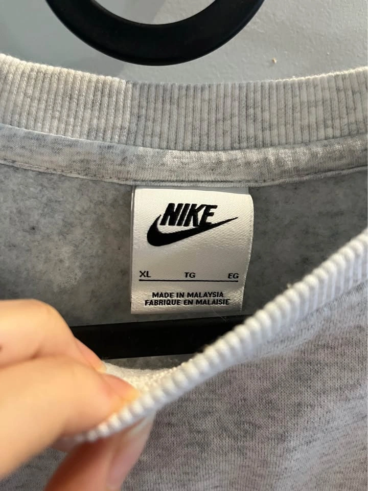 Closet clear out - sweatshirts - photo 5