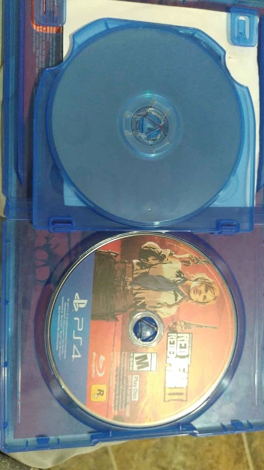 Ps4 red dead redemption comes with 3 disc's - photo 4
