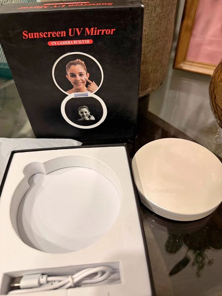Brand New Portable UV Sunscreen Mirror