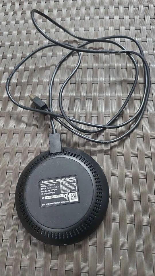 Samsung Wireless Charger Pad – Black - photo 2