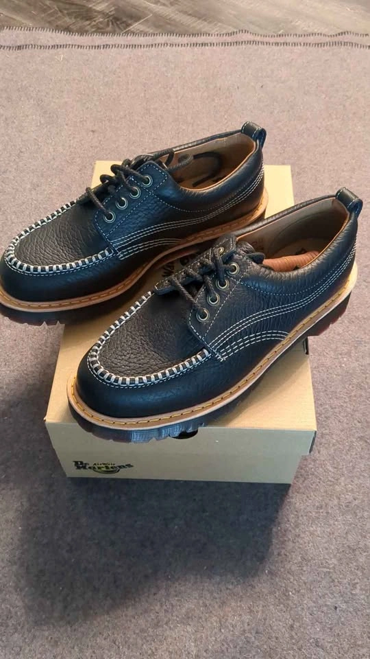 Dr. Martens Lowell Padded Collar Shoes size 9 men - photo 4