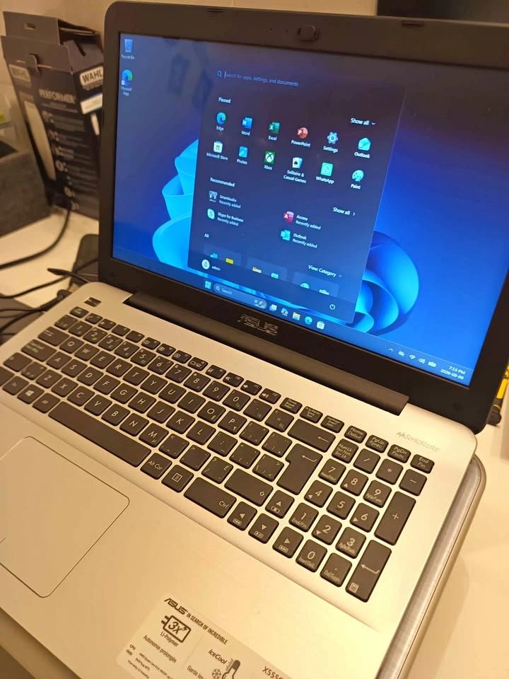 Asus X555Q AMD A10 16GB RAM 500GB SSD Windows 11