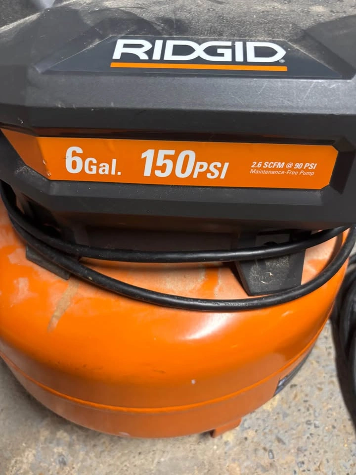 RIDGID 6 Gallon Air Compressor and 18-Gauge Brad Nailer - photo 2