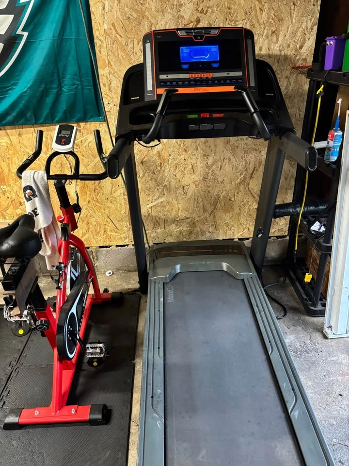 AFG 5.3 AT Treadmill - photo 3