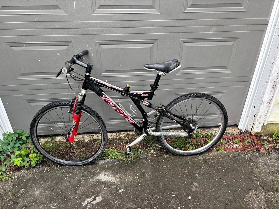 Specialized Stumpjumper FSR XC Mountain Bike