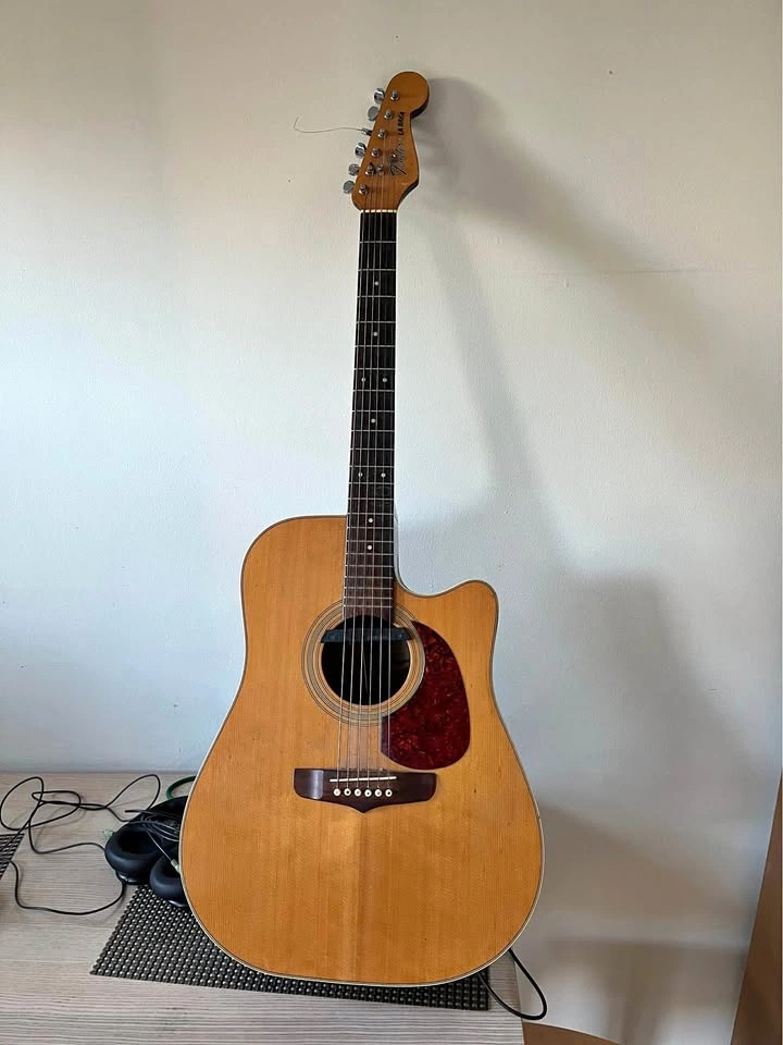 Fender La Brea acoustic guitar 1986