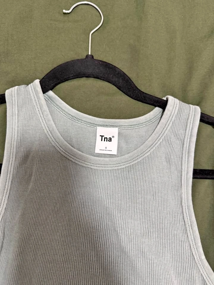 Aritzia tops