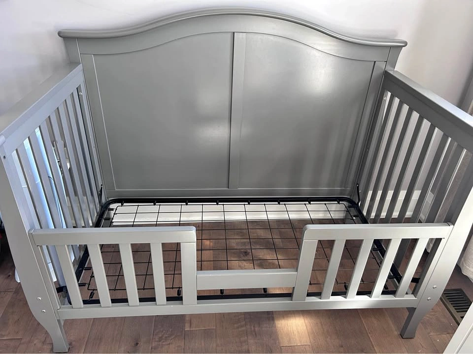 Child Craft London 3-in-1 Convertible Crib