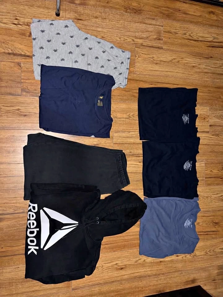 Men’s clothes brand new medium/large