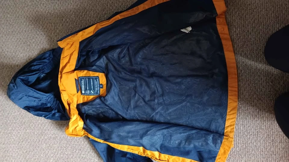 Mountain Warehouse Waterproof Lightweight Jacket size 9/10 - photo 2