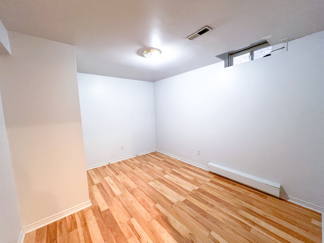 2-Bedroom Basement apartment in Scarborough - photo 4
