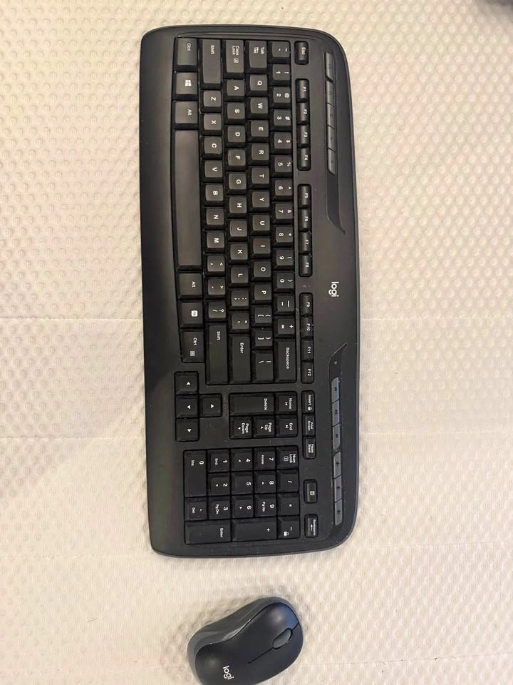 Logitech MK270 keyboard and mouse