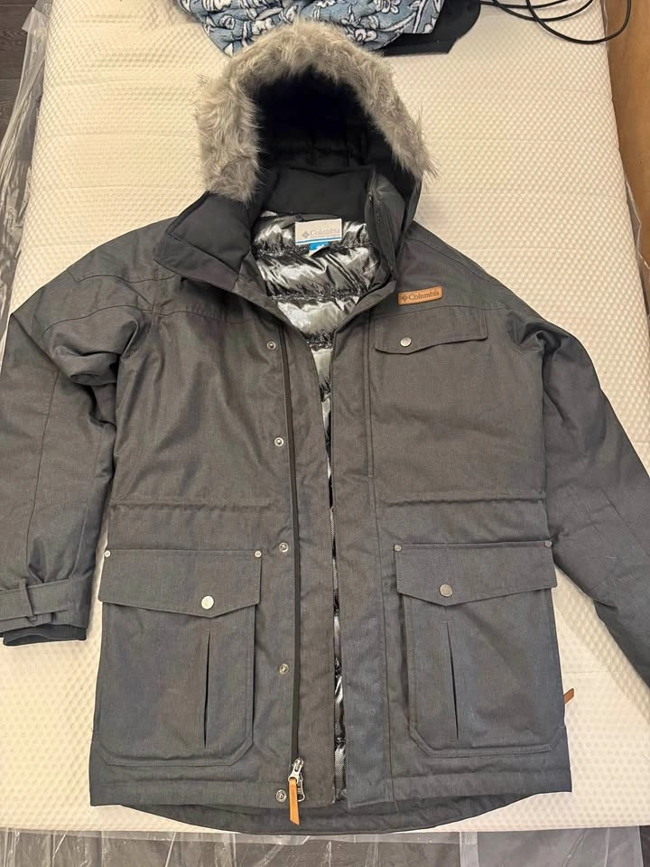 Columbia winter jacket. Like new. Very good condition