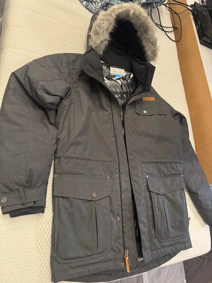 Columbia winter jacket. Like new. Very good condition - photo 2
