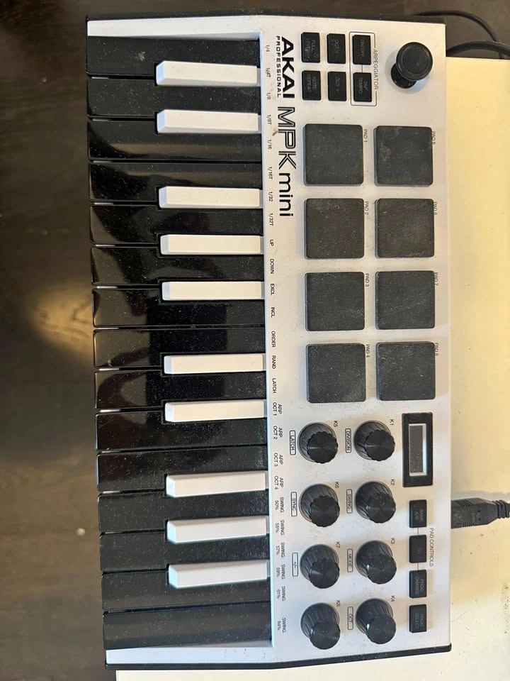Midi Keyboard AKAI MPK Mini