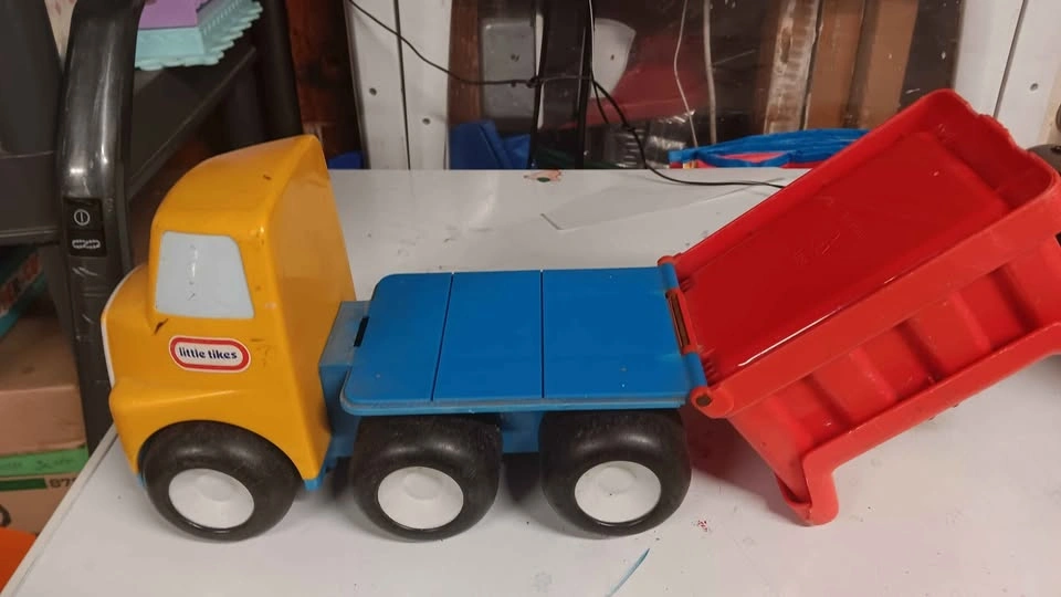 Little Tikes Dump Truck - photo 3