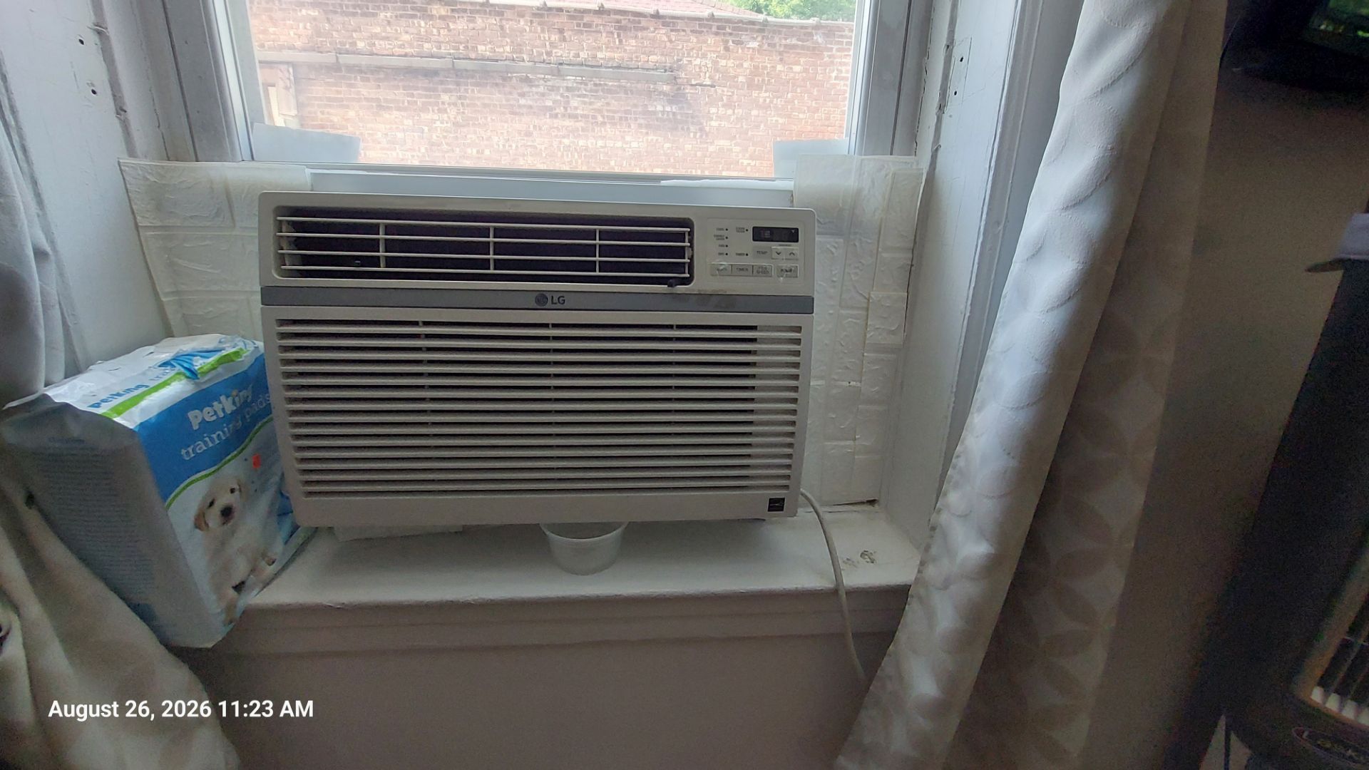 LG Window Air Conditioner - photo 2