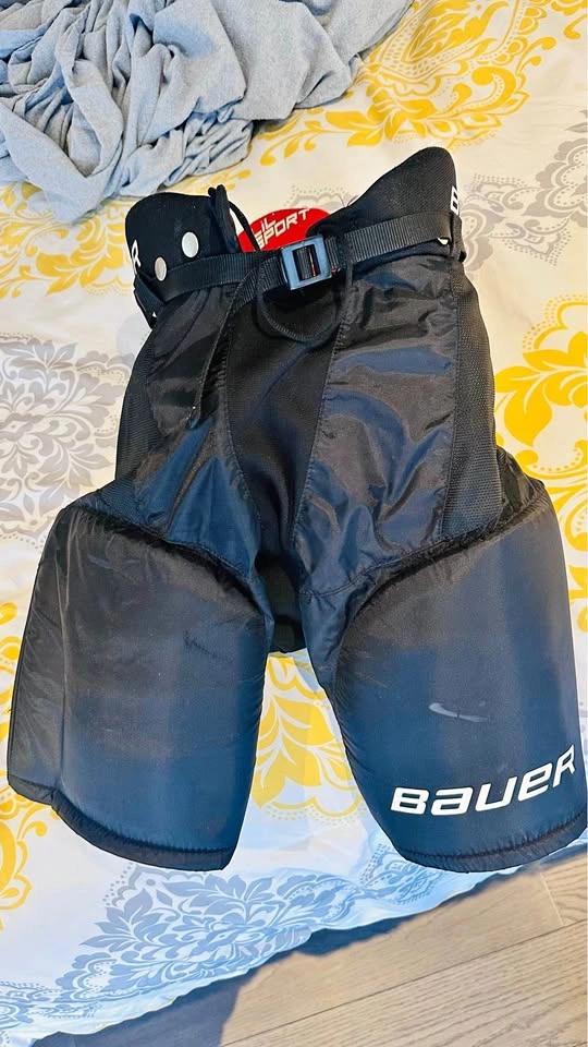 Junior large hockey shorts