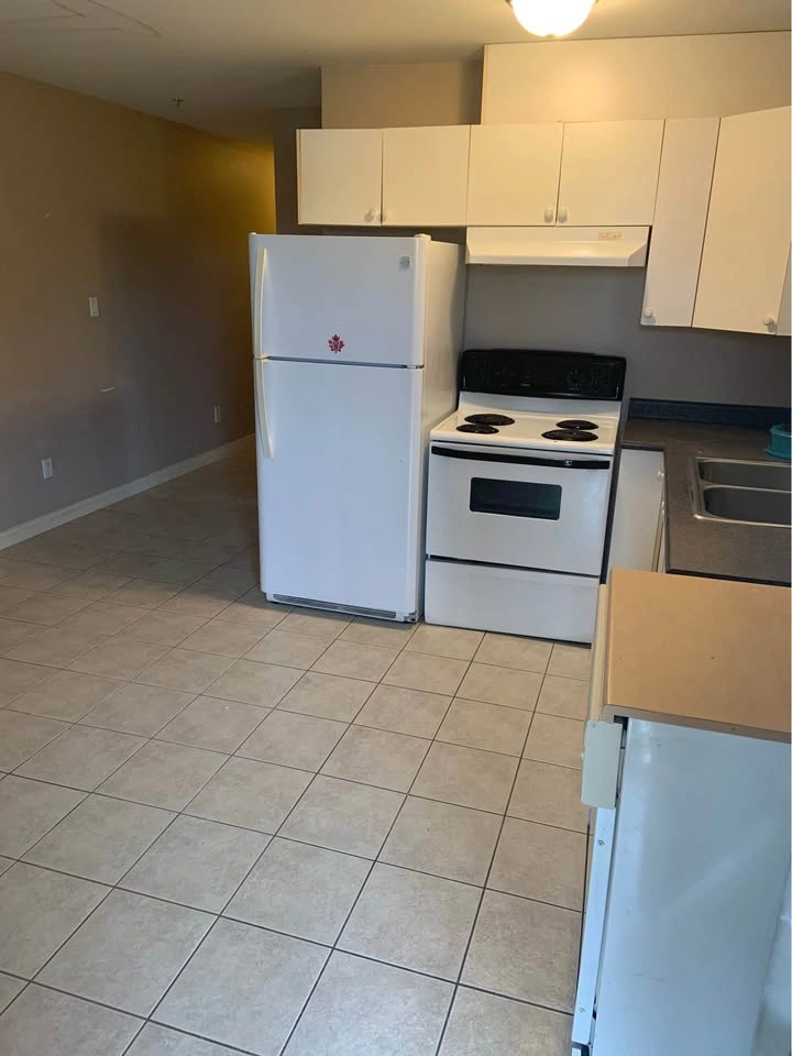 1 Bed 1 Bath - House - photo 2