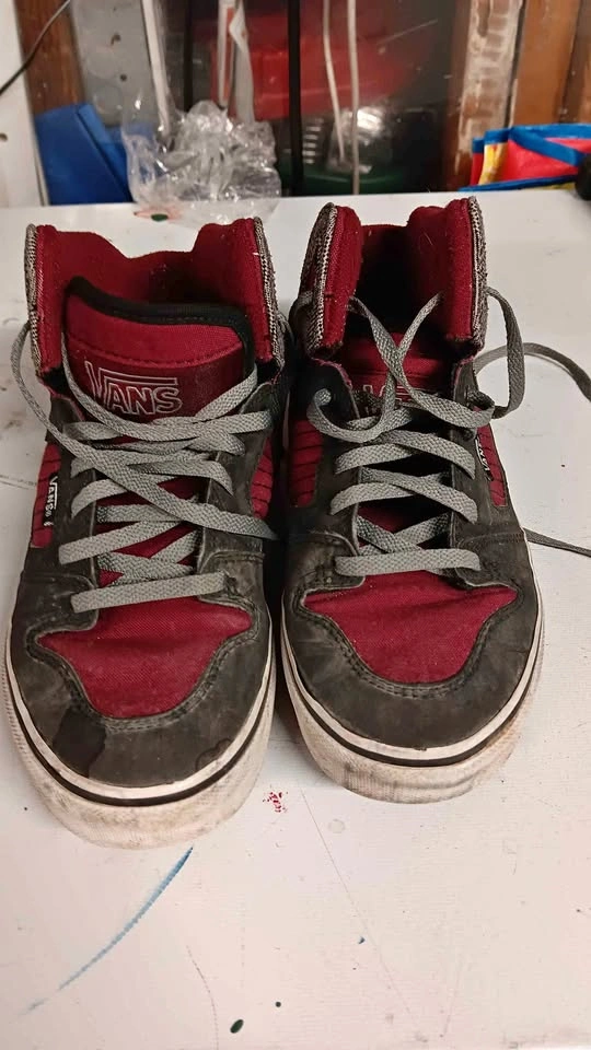 Vans High Top Skate Shoes Burgundy and Black size 4