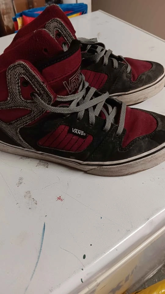 Vans High Top Skate Shoes Burgundy and Black size 4 - photo 2