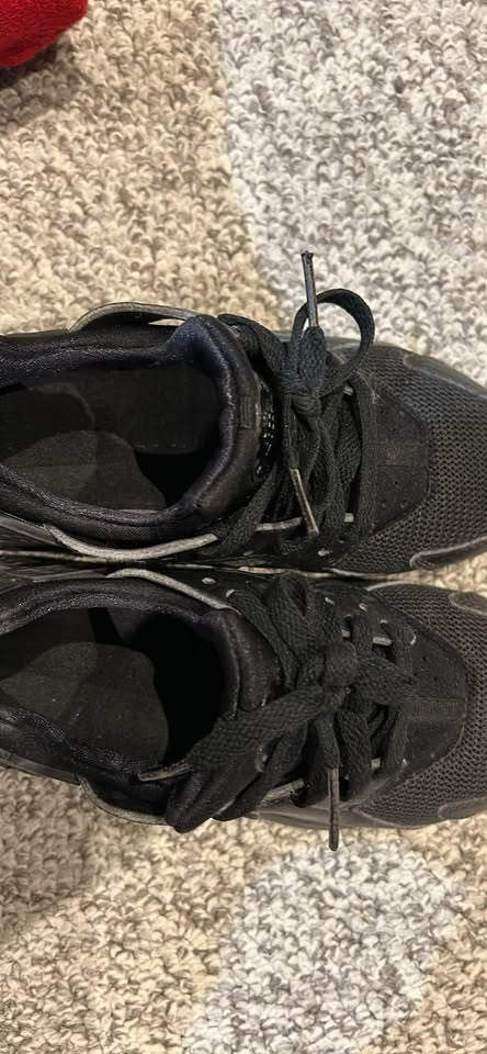 Nike Huarache - all black 4Y - photo 3