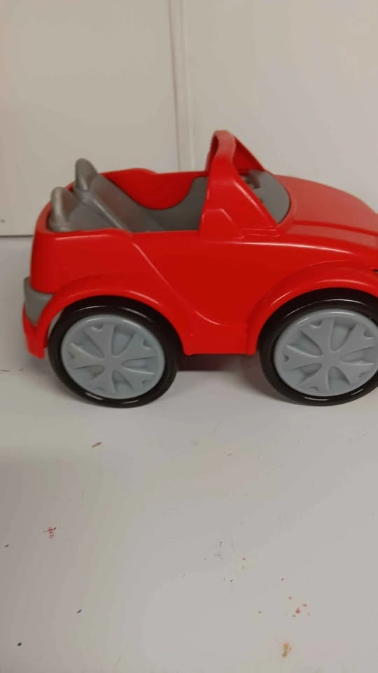 Red Plastic Toy Car - photo 3