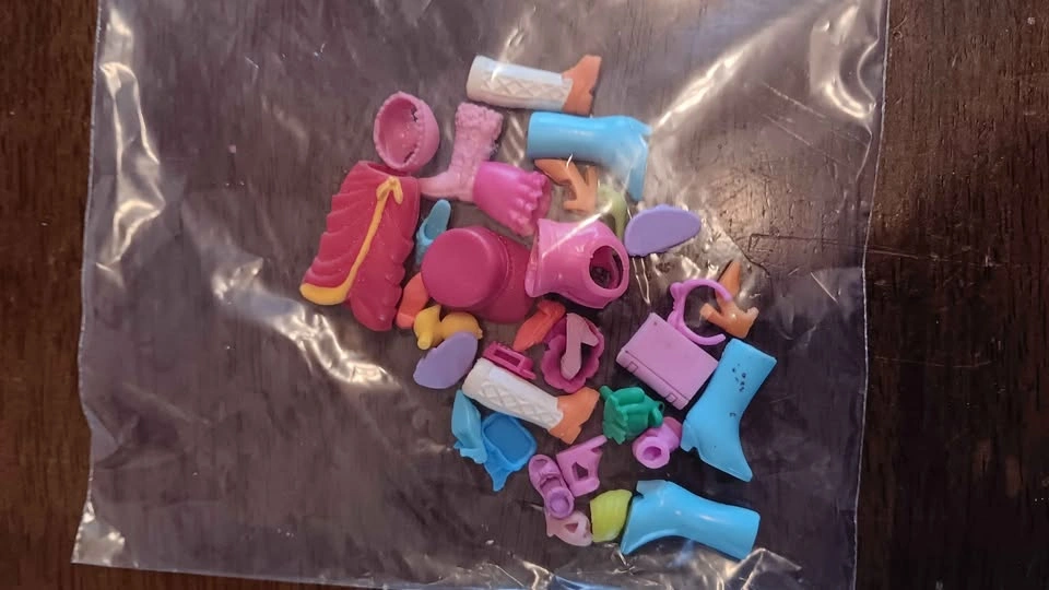 Polly Pocket Dolls and Accessories Lot - photo 2