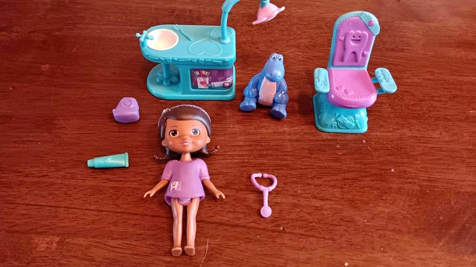 Disney Junior Doc McStuffins Dentist Playset