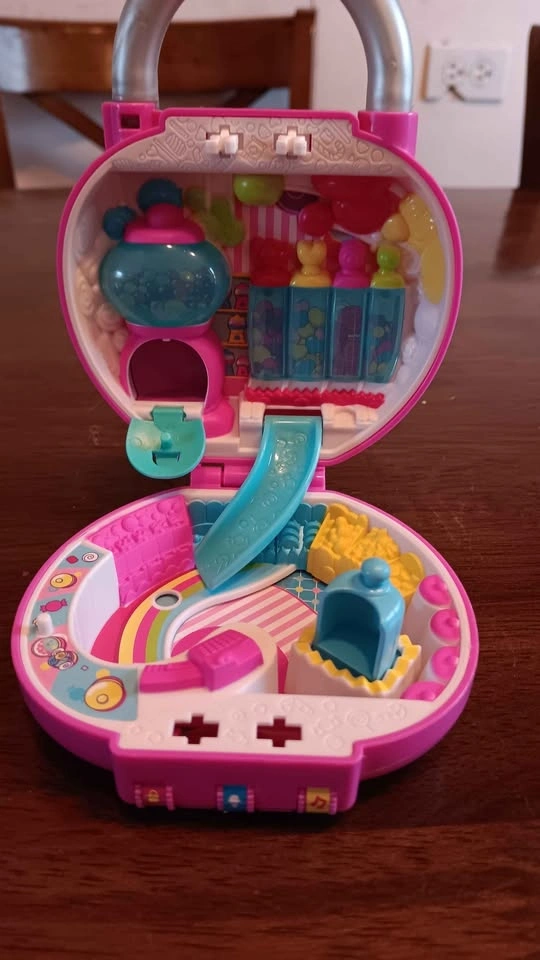 Shopkins Sweet Treats Candy Shop Compact - photo 3