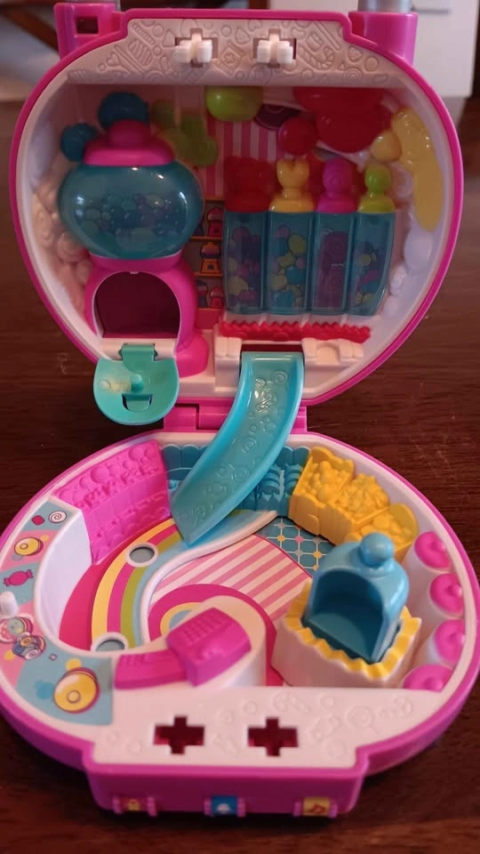 Shopkins Sweet Treats Candy Shop Compact - photo 4
