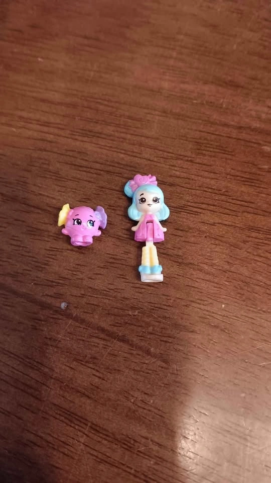 Shopkins Sweet Treats Candy Shop Compact - photo 5