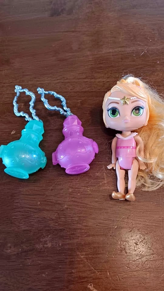 Fisher-Price Shimmer and Shine Doll and Teenie Genies Lot