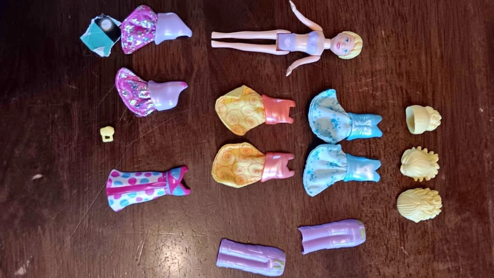 Mattel Polly Pocket Magnetic Doll and Fashion Lot