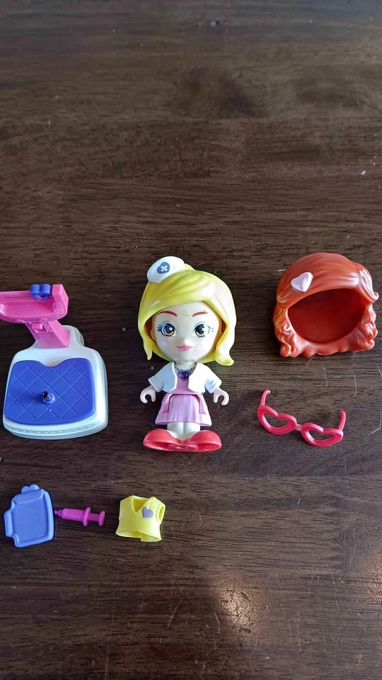 Vtech Flipsies Carina Doctor
