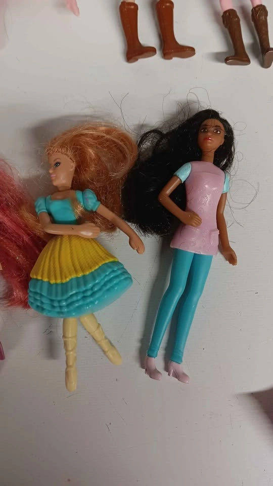 Assorted Lot of Small Fashion Dolls - photo 3