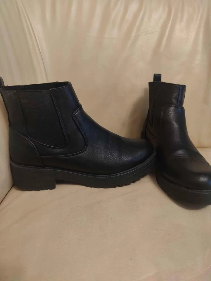 Old Navy Boots Size 8 - photo 2