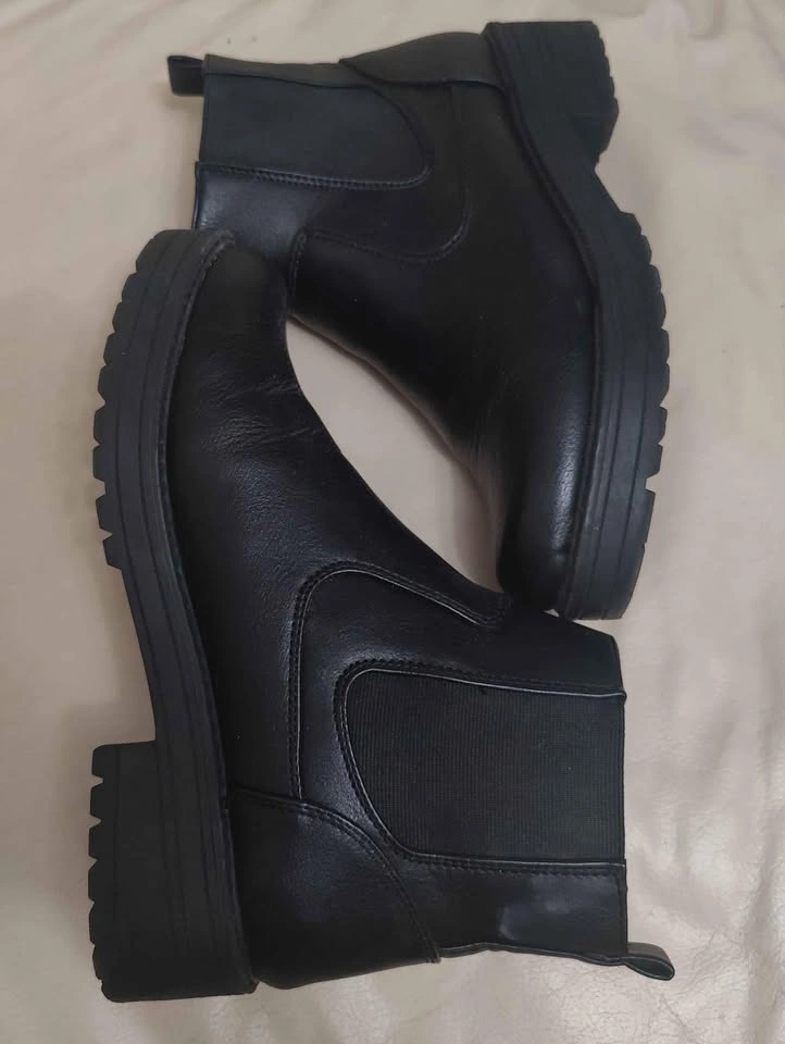 Old Navy Boots Size 8 - photo 3