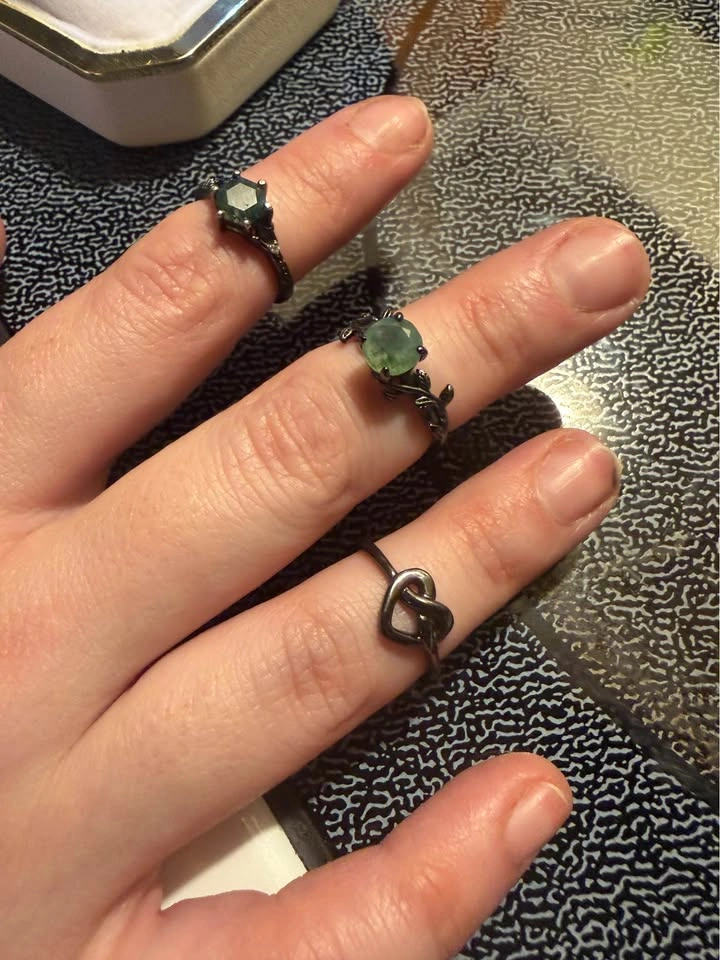 6 Gothic Style Black Metal Rings and Necklaces - photo 2