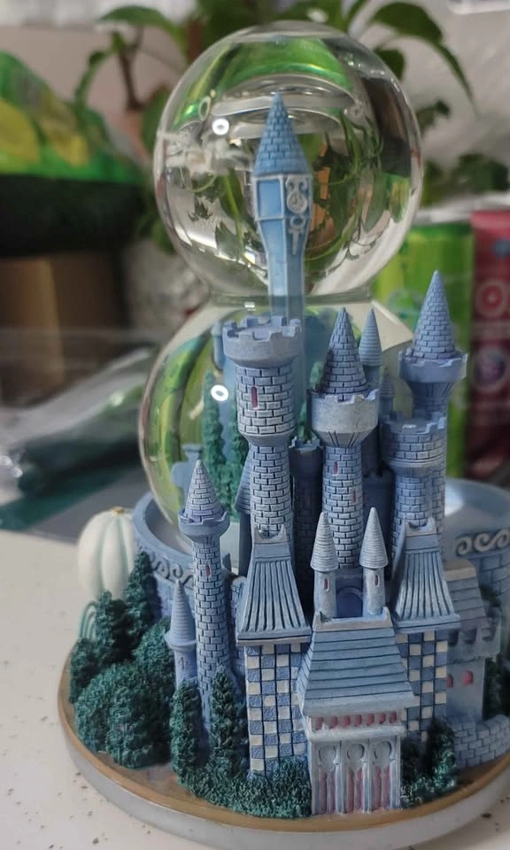 Disney Cinderella Double Snow Globe Musical Castle - photo 2