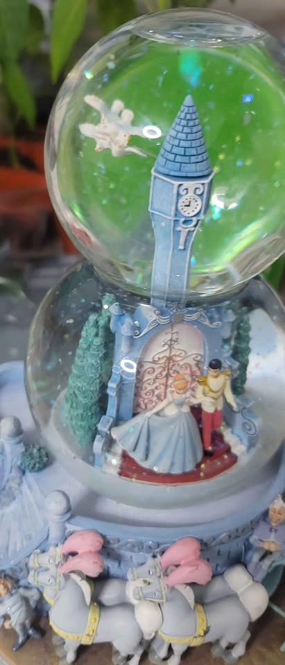 Disney Cinderella Double Snow Globe Musical Castle - photo 4