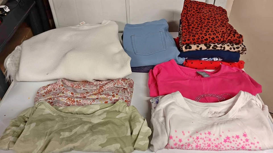 Girls mixed Clothing Lot size 10-12