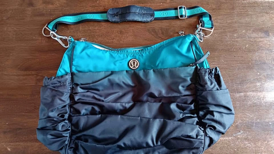 Lululemon Hot yoga hobo bag y2k era